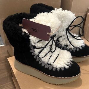 Mou Women's Black and Cream Winter Boots